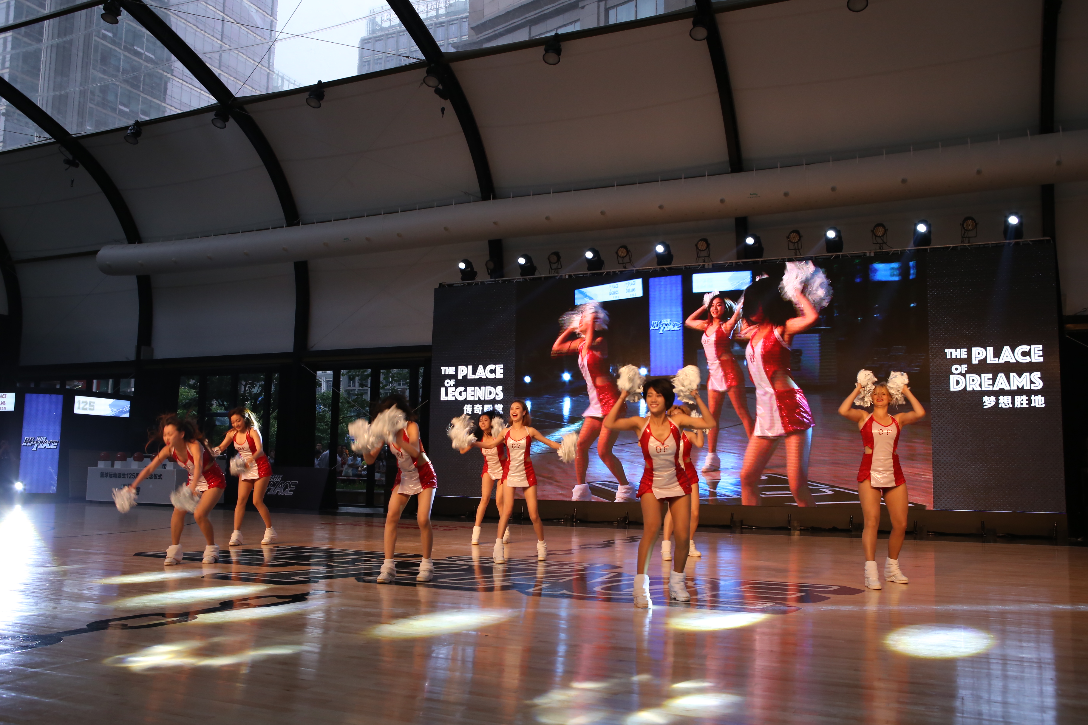 关于北京、上海、深圳等城市建设特色篮球文化街区的信息