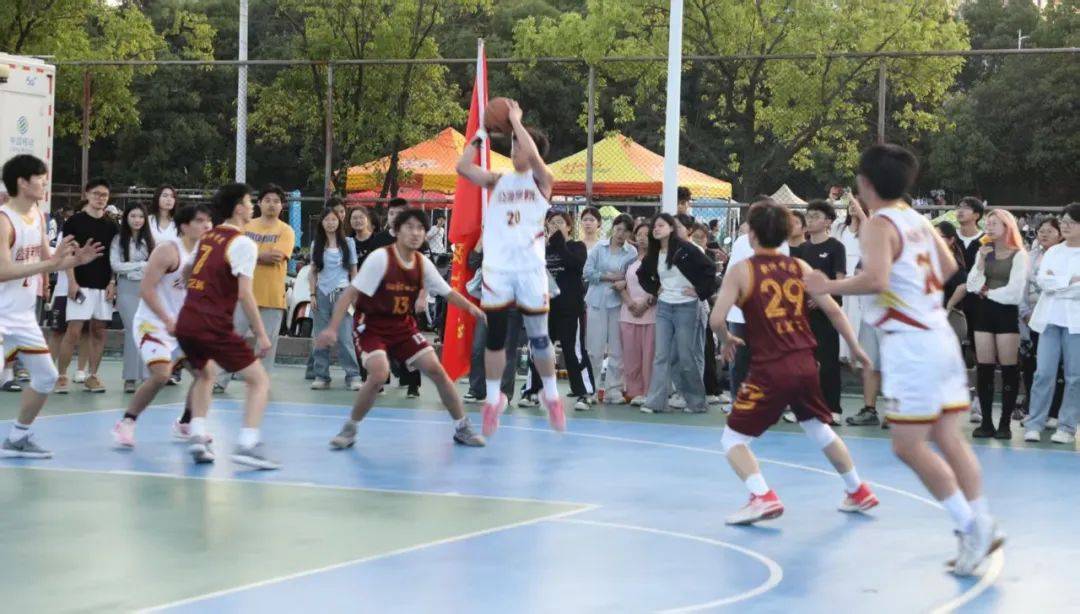 青年篮球联赛点燃青春激情，诞生众多潜力新星的简单介绍