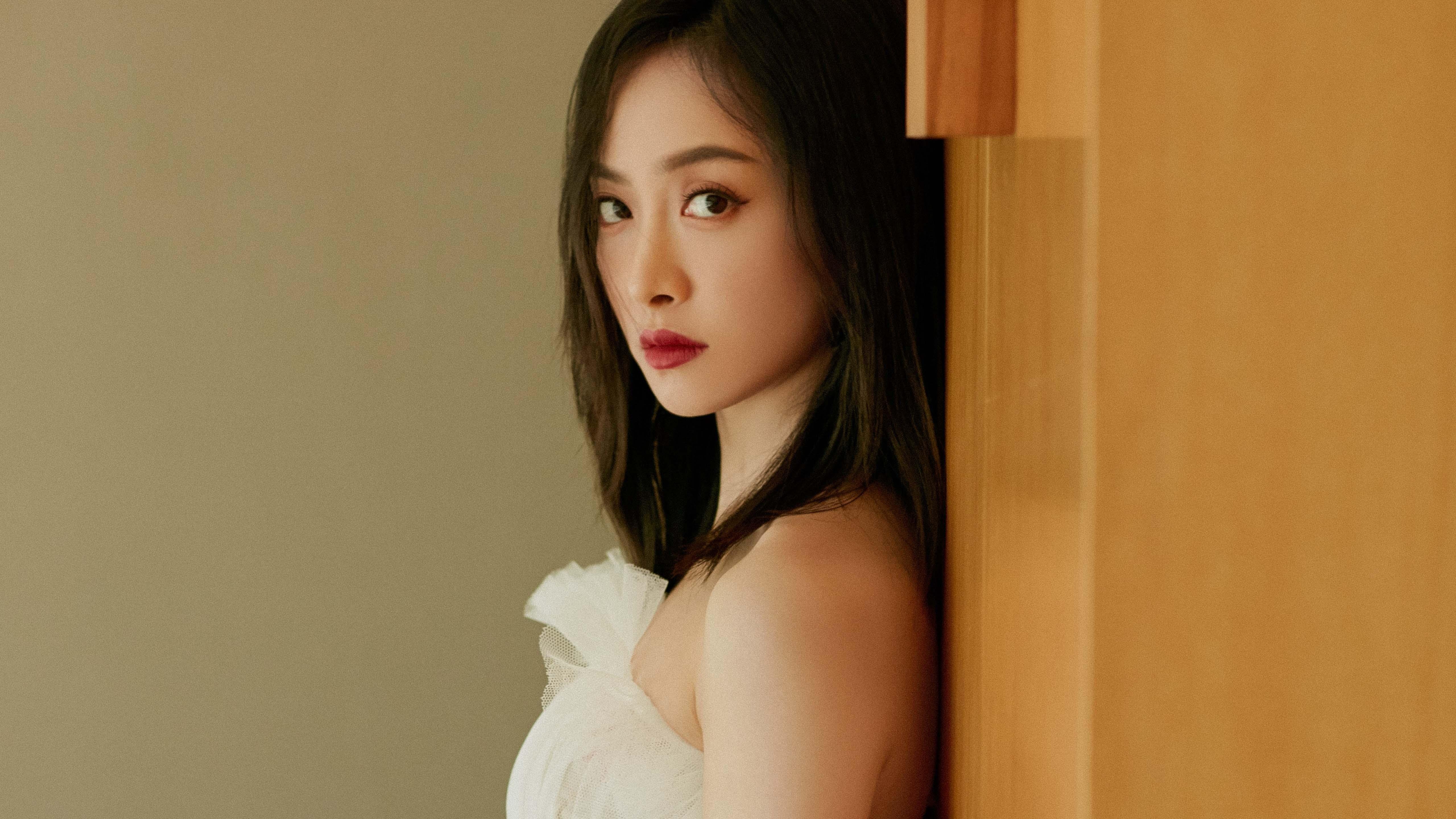 赫梅列夫斯基技术细腻全程控制，梅赫里斯